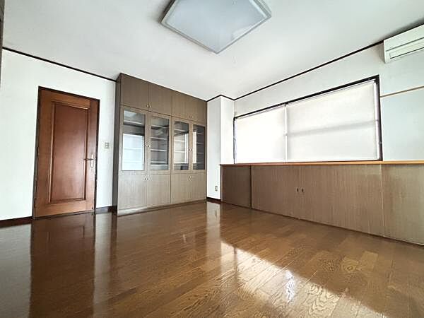 洋室を拡大表示