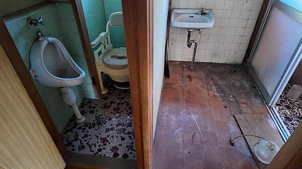 トイレを拡大表示