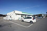 【周辺施設】ファミリーマート鹿沼仁神堂店まで徒歩9分（700ｍ）♪