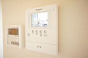 ＴＶモニター付インターフォンは防犯面において、重要な設備の一つ。録画機能付♪