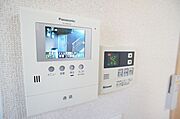 【テレビドアホン】防犯には欠かせないアイテムとして訪問者の顔がわかる『テレビモニター付きインターホン』☆録画機能付きになるので、不在時の訪問者も確認できますよ♪♪