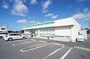ファミリーマート結城北店まで車で2分（690ｍ）