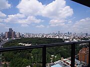 東京都庭園美術館、国立科学博物館附属自然教育園まで徒歩3分（180ｍ）広大な緑の敷地です。