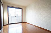 アクセントクロスを使用し、オシャレな空間を演出！