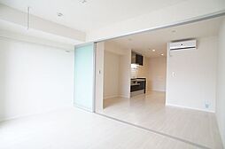 【ＬＤＫ～洋室】間仕切りのスライドスクリーンを活用して部屋を使い分けることができます