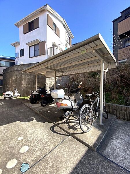 画像4:【屋根付き駐輪場】あります。