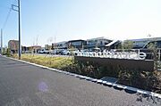 集合商業施設『ハレノテラス』徒歩20分（1，540ｍ）の立地です！！週末はこちらでショッピングを楽しむのもいいですね。