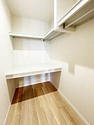 ■収納■　大容量クローゼットで収納量は豊富です。お部屋を広くご使用いただけます。
