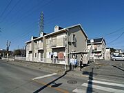 南向きの建物です。日当たりが気持ちいいですね。