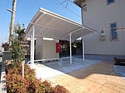屋根付駐輪場があります。