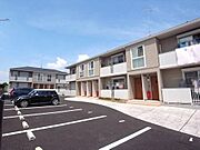 前面が駐車場となっております！！