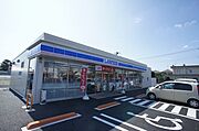 ローソン野木丸林店まで徒歩7分（500ｍ）