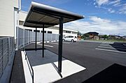 敷地内駐車場は嬉しい屋根付きです。