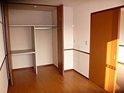 クローゼット付きです。収納にご活用ください☆