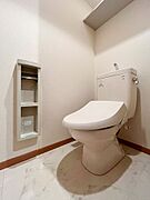 温水洗浄暖房便座のトイレです♪