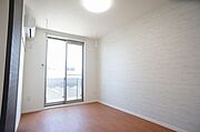 ■洋室■こちらもＬＥＤ照明・エアコン付き。あると助かる室内物干は花粉シーズンや雨天時、外出時に大活躍のアイテム♪
