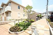 エントランスも緑がお迎えしています！