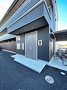 共用門扉オートロック仕様で安心なシャーメゾンライフを◎