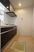 3口ガスコンロ☆　床下収納あり☆