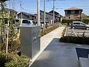 歩行者と車の動線が分かれており子供も安心して歩けます♪