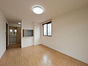・広々としたリビングは、賃貸とは思えないほど上質な空間に仕上がっております！！