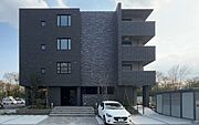 重厚感のある外観　シャーメゾン【サイグランデ青葉台】4階建てマンション