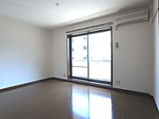 ◇洋室－6．7帖◇フローリング、エアコン付き