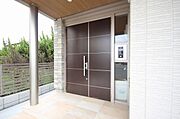 共用部はオートロック仕様でセキュリティも高めております♪
