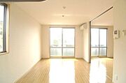 【ＬＤＫ】角部屋で2面採光を取り込めます。