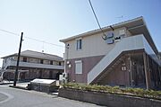 ■外観■　敷地内にゴミ置き場もございます。