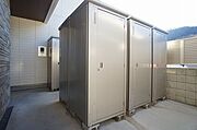 冬用タイヤや季節物収納に大活躍の屋外物置が敷地内に各世帯1基付き（無料）♪