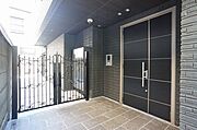 共用オートロックを採用