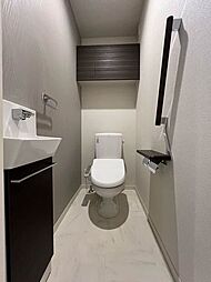 【トイレ】賃貸では珍しいトイレに手洗い場を設置したトイレです☆