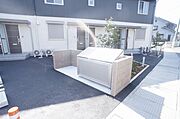 敷地内ごみ捨て場完備☆