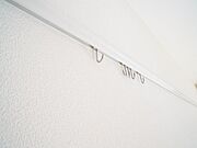 【化粧幕板】絵や時計、小物、帽子ｅｔｃ好きなものを自由に掛けてお部屋を演出してください♪