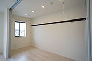 【洋室】寝室ｅｔｃ様々な用途にどうぞご利用ください♪天井にはＬＥＤ照明付き♪
