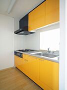【キッチン】人気の対面式ですので、料理をしながら家族の様子も見ることが出来ます！