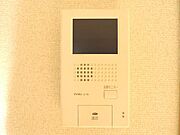 【モニターホン】お部屋から来訪者を確認できるＴＶモニターホンです♪　画面で来訪者の顔を確認してから応対が出来ます☆