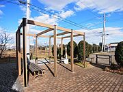 【コミュニティスペース】足洗い場として水栓を設置しております♪右奥にはドッグランとしてのスペースも確保しております！！