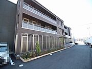 【駐車場】敷地内に駐車場☆各世帯1台付♪