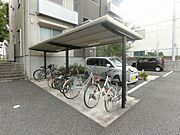 【☆積水ハウスのシャーメゾン☆】敷地内に屋根付き駐輪場がございます☆