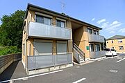 【☆積水ハウスのシャーメゾン☆】耐震性の高い積水ハウス施工物件です♪南向きのバルコニーで全面駐車場ため日当たり良いです☆