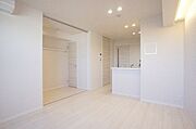 ○2部屋つなげて広々空間○　ＬＤＫと洋室はこのように広く使うこともできます。使い方はお客様次第！夢が広がりますね♪
