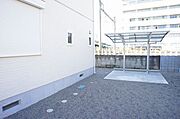 雨の日も安心の屋根付きサイクルポート完備