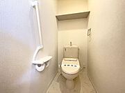 【トイレ・温水洗浄暖房便座】毎日使うものだからこそ、人に優しく、清潔な機能付便座です。