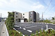 セントリビエ南平外観（敷地内に駐車場が設置されております）
