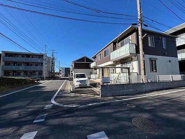apartment 埼玉県吉川市木売３丁目3-5
地図を見る