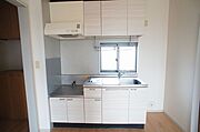 ■キッチン■吊り戸棚も付いて、収納力も○♪コンロはお好みのものを設置して御使用下さい。