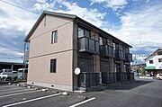 ■外観■積水ハウスの賃貸住宅「シャーメゾン」。駐車場1台付。