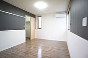 【洋室】こちらのお部屋にもエアコン付きです！